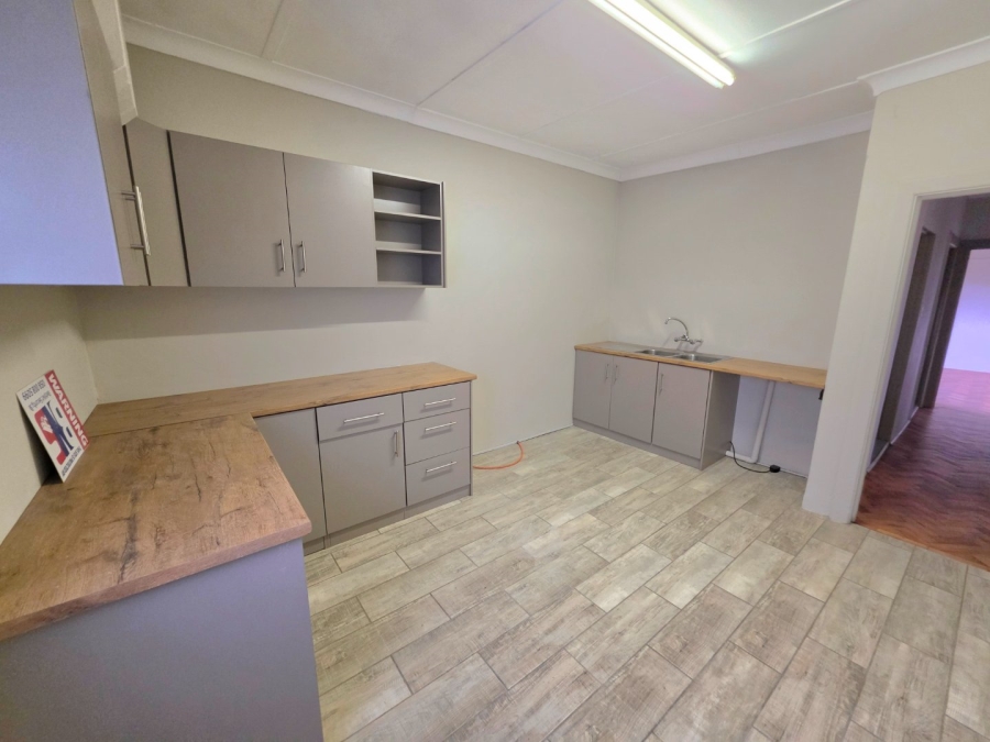 5 Bedroom Property for Sale in Jordania Free State